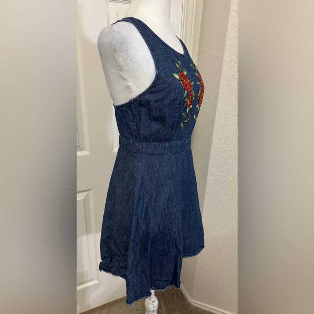 A Calin Small Denim Mini Rose Embroidered Racerback Cowgirl Mini Dress Size M - Picture 2 of 11